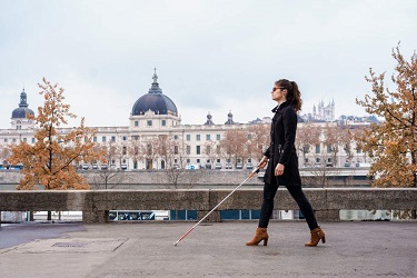 non voyant en promenade